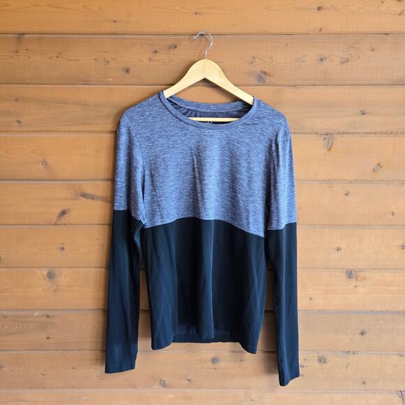 Alo Energy Long Sleeve Crewneck Shirt Gray Black Medium Workout Top Colorblock - Picture 2 of 4